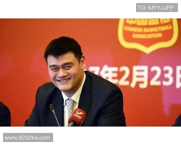 姚明篮球生涯中的伤痛与坚持如何影响他的职业发展与人生选择