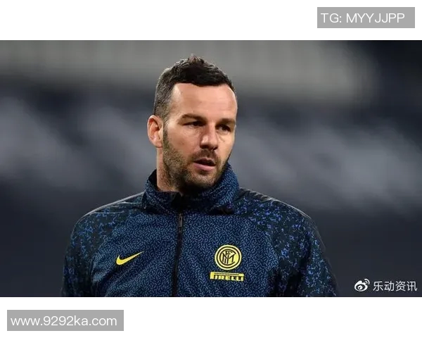 汉达诺维奇代表国家队参加重要比赛,展现门将的无畏精神 汉达诺维奇代表国家队参加重要比赛,展现门将的无畏精神